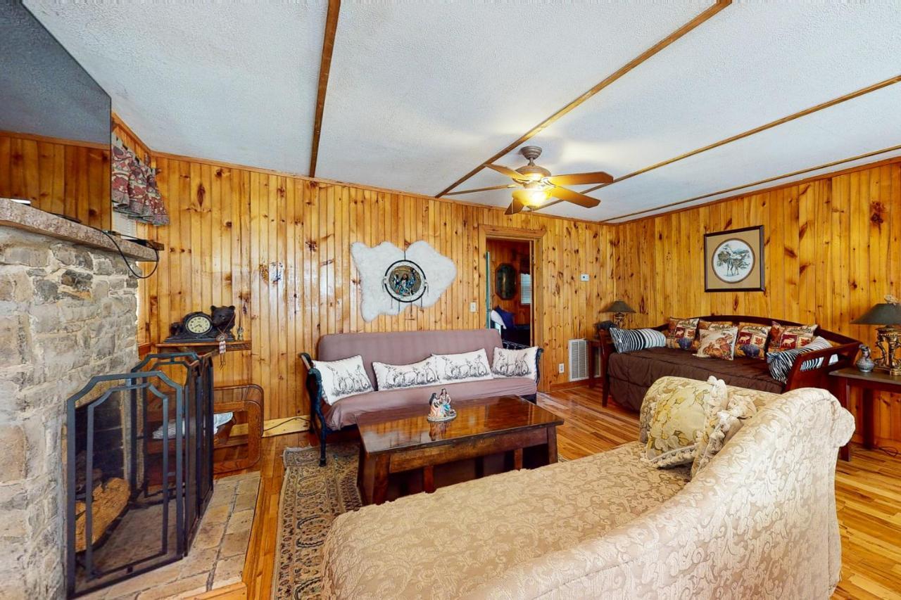 Tweeting Brook Villa Gatlinburg Exterior photo